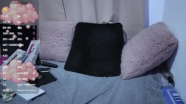 lessliee22_ live cam on StripChat