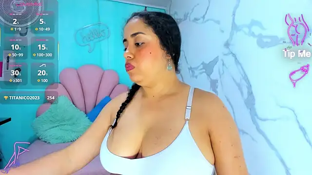 cristal_horny19 live cam on StripChat