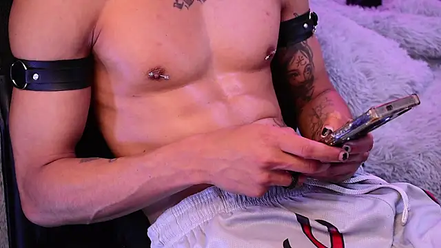 DemonKush-- live cam on StripChat