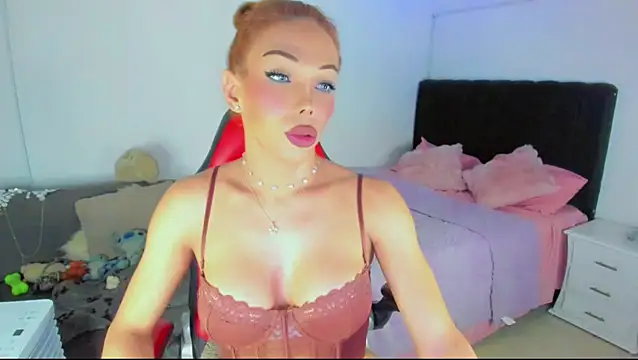 alexandra_cute live cam on StripChat