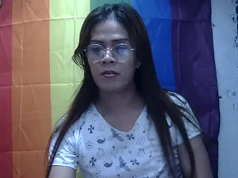 juicycum069 live cam on StripChat