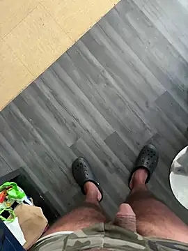 dzbenn live cam on StripChat