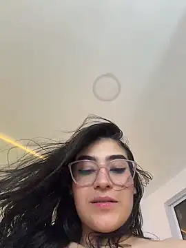 LunaBloon live cam on StripChat