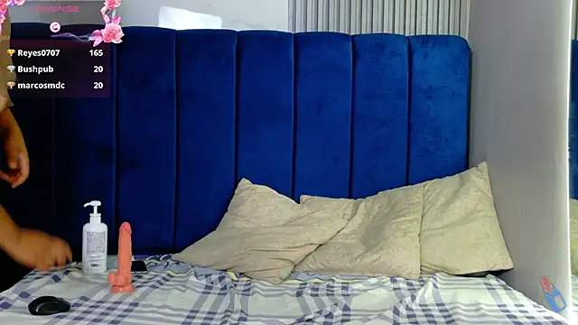 LOGAN_STEEL_CR live cam on StripChat