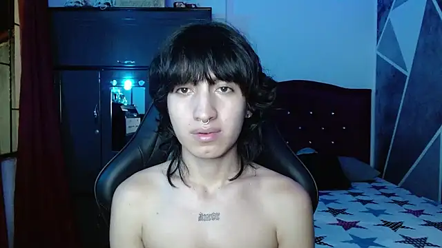 littlextreme live cam on StripChat