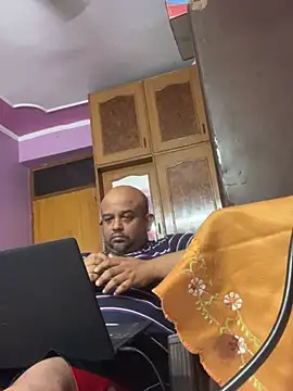 Dick_6inches_Delhi webcam