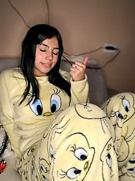 Laura-Khalifa webcam