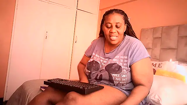 HUGEASSXXXXX webcam