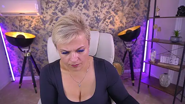 CrystalVibe webcam