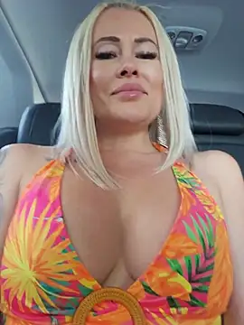 MILFBARBY webcam
