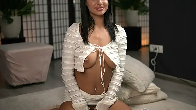 ElllaLuxe webcam