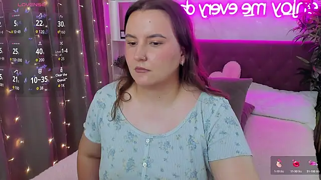feralpeach - FeralPeach's free webcam - UK Sex Cams