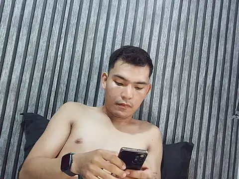 moremoreguys webcam