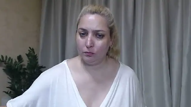 sweetpussy13 webcam
