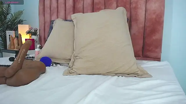 nana_levy webcam