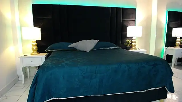 SkylerBigxxx webcam