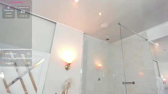 Sky_Collins_ webcam