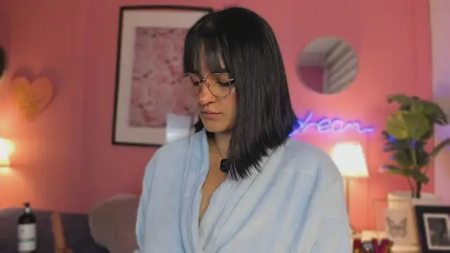 SoySaraa webcam