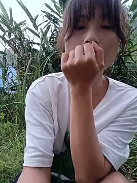 Linda-yiyi live cam on StripChat