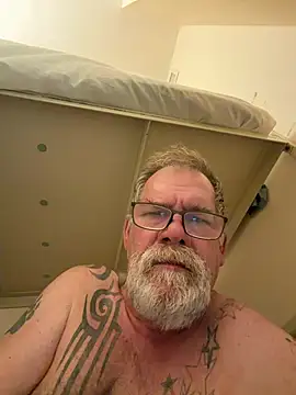 Caesar_Baxter webcam