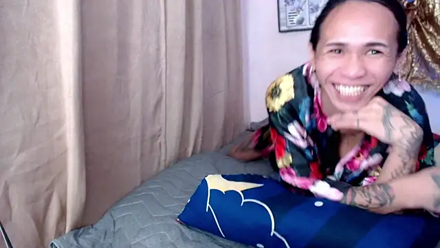 NathalieMea live cam on StripChat