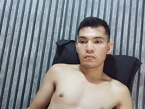 moremoreguys webcam