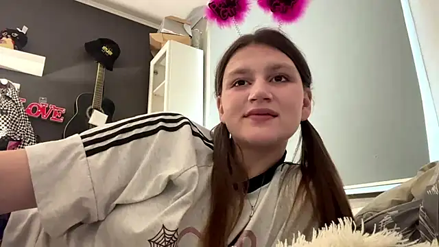 BreeEvett live cam on StripChat