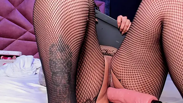 Amy_whittee live cam on StripChat