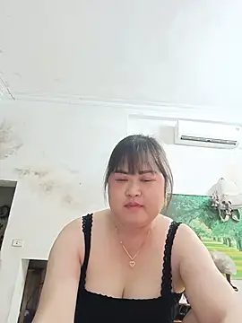 Kee-kimlee live cam on StripChat
