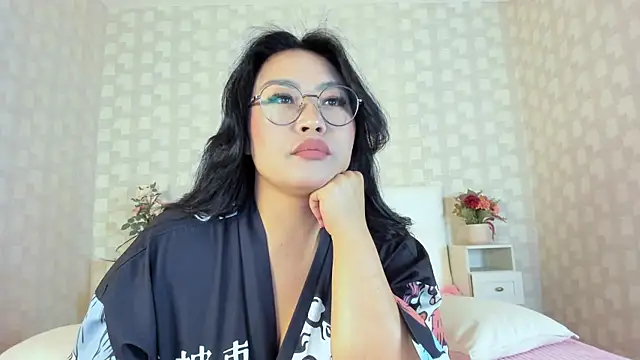 NatsumiHun live cam on StripChat
