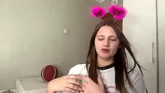 BreeEvett live cam on StripChat
