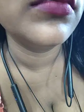 Jasmine_Januja webcam