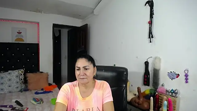 mature_bigboobs10 webcam