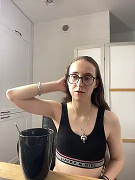 MartiniiSelenna live cam on StripChat