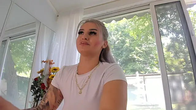 Ella_Vee webcam