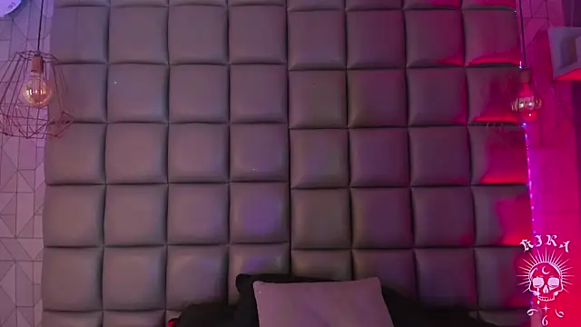 kira_vance webcam