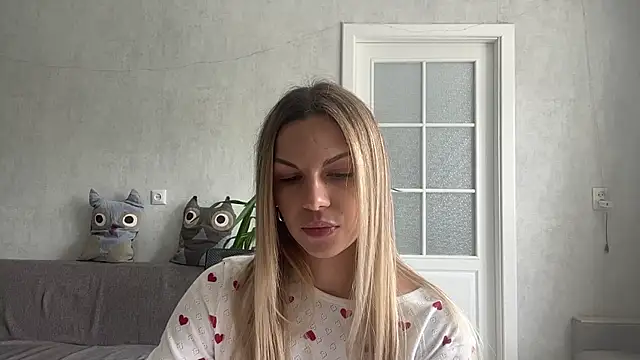 LaraineDomebo live cam on StripChat
