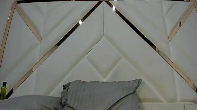 Violett_Bliss webcam