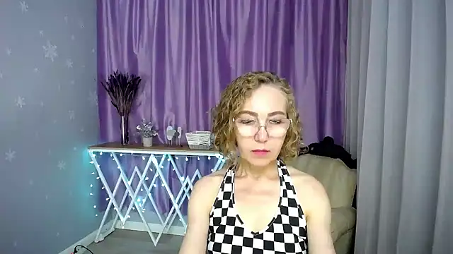 queen_a_n_i webcam