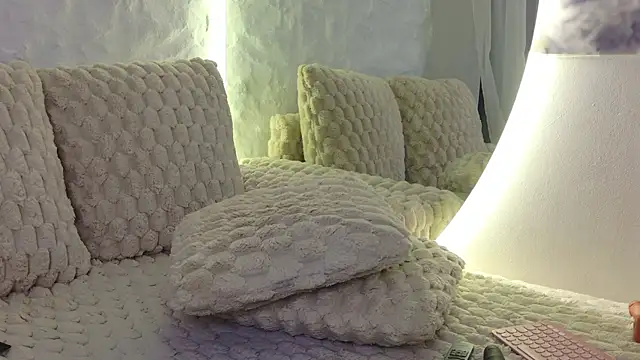 moniqque webcam