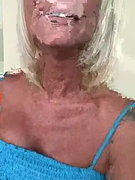TiffaneyLove webcam