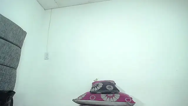 CrushOnMe_ webcam