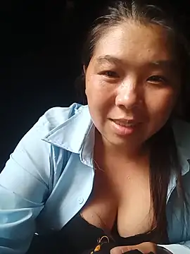 quynhkoolbae webcam