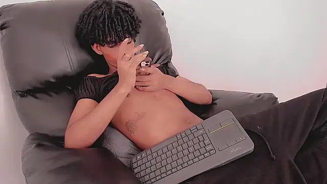 Zendalla_Ebony webcam
