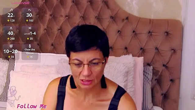 BustyPenellope webcam