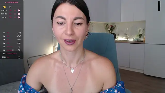 Mary_love16 live cam on StripChat