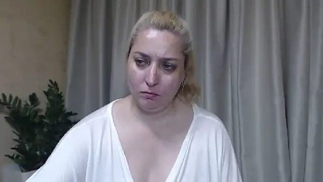 sweetpussy13 webcam