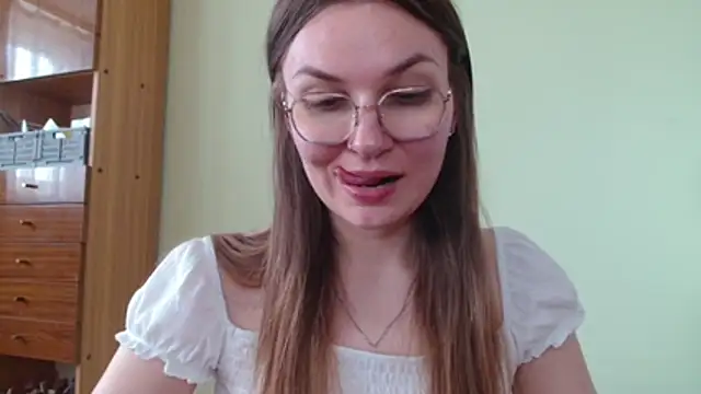 LooveELLYx webcam