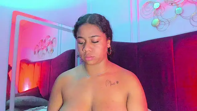 Sofi_Fox_ live cam on StripChat