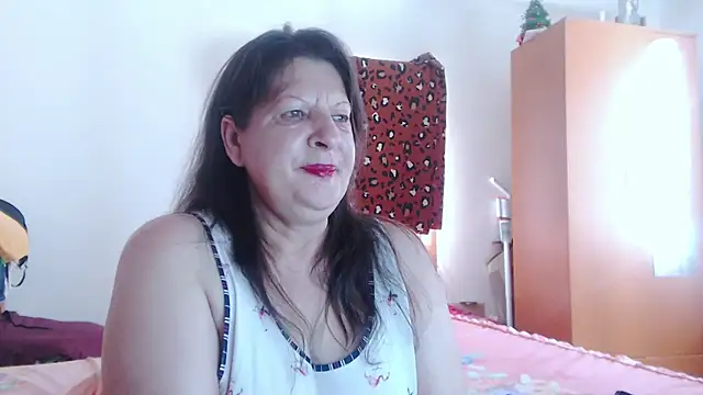 ExtasyMature live cam on StripChat